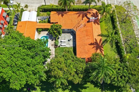 Villa ou maison à vendre à Miami, Floride: 4 chambres, 328.78 m2 № 2282871 - photo 5