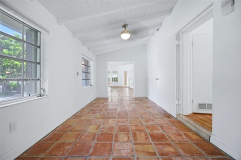 Villa ou maison à vendre à Miami, Floride: 4 chambres, 328.78 m2 № 2282871 - photo 25