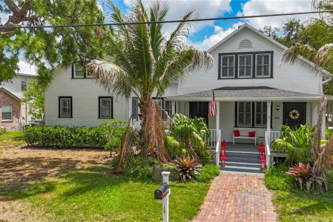 House in Bradenton, Florida 3 bedrooms, 256.22 sq.m. № 2122476 - photo 4