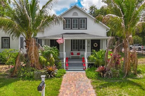 House in Bradenton, Florida 3 bedrooms, 256.22 sq.m. № 2122476 - photo 3