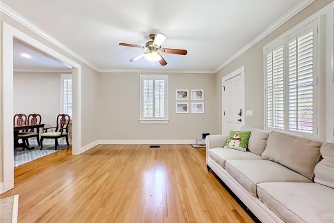 House in Bradenton, Florida 3 bedrooms, 256.22 sq.m. № 2122476 - photo 13