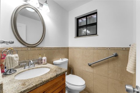 House in Miami, Florida 4 bedrooms, 206.61 sq.m. № 2260495 - photo 15