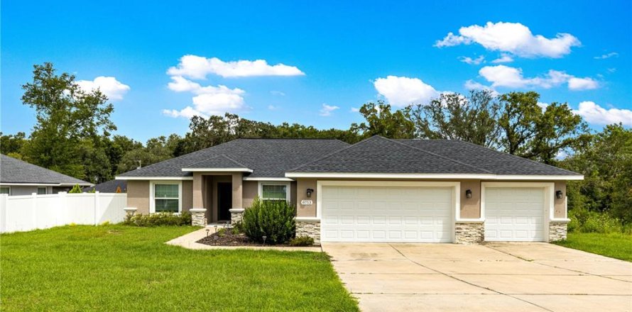 Villa ou maison à Summerfield, Floride 3 chambres, 158.12 m2 № 1913356