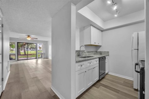 Condominio en venta en Orlando, Florida, 2 dormitorios, 92.81 m2 № 2103314 - foto 5