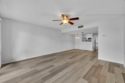 Condominio en venta en Orlando, Florida, 2 dormitorios, 92.81 m2 № 2103314 - foto 14