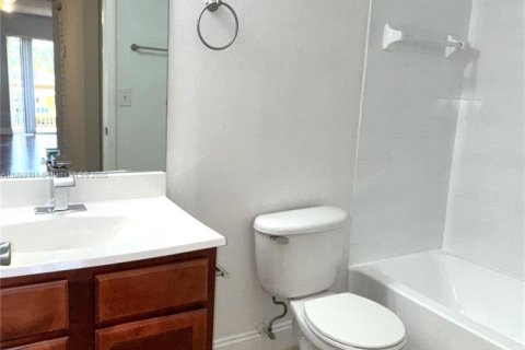 Condominio en venta en Tamarac, Florida, 2 dormitorios, 89 m2 № 1948200 - foto 17