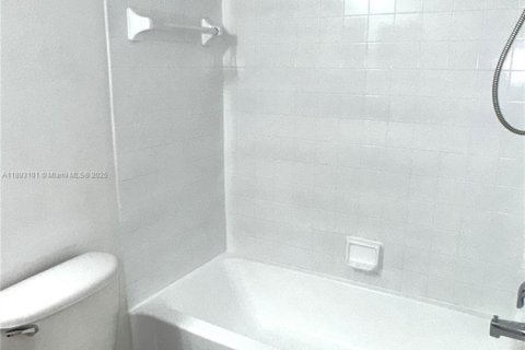 Condominio en venta en Tamarac, Florida, 2 dormitorios, 89 m2 № 1948200 - foto 21