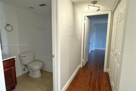 Condominio en venta en Tamarac, Florida, 2 dormitorios, 89 m2 № 1948200 - foto 16