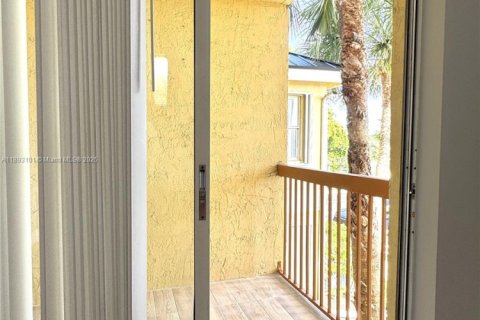 Condominio en venta en Tamarac, Florida, 2 dormitorios, 89 m2 № 1948200 - foto 12