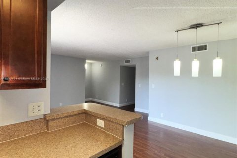 Condominio en venta en Tamarac, Florida, 2 dormitorios, 89 m2 № 1948200 - foto 5