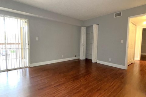 Condominio en venta en Tamarac, Florida, 2 dormitorios, 89 m2 № 1948200 - foto 3