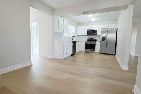 Villa ou maison à vendre à Boynton Beach, Floride: 3 chambres, 120.12 m2 № 2439278 - photo 4