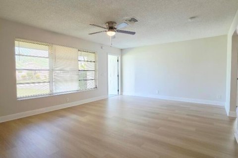 Villa ou maison à vendre à Boynton Beach, Floride: 3 chambres, 120.12 m2 № 2439278 - photo 7
