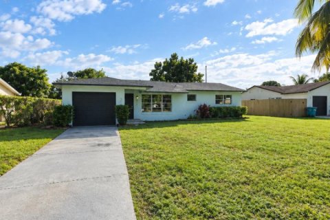 Villa ou maison à Boynton Beach, Floride 3 chambres, 120.12 m2 № 2439278