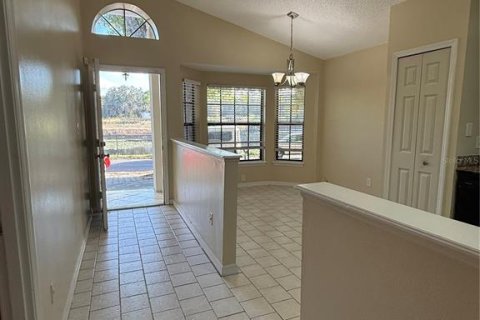 Duplex in Apopka, Florida 2 bedrooms, 108.51 sq.m. № 2123718 - photo 6
