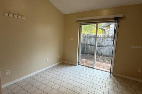 Duplex in Apopka, Florida 2 bedrooms, 108.51 sq.m. № 2123718 - photo 11
