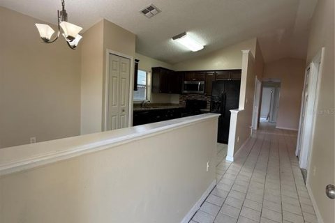 Duplex in Apopka, Florida 2 bedrooms, 108.51 sq.m. № 2123718 - photo 5