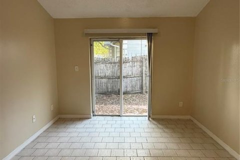 Duplex in Apopka, Florida 2 bedrooms, 108.51 sq.m. № 2123718 - photo 10