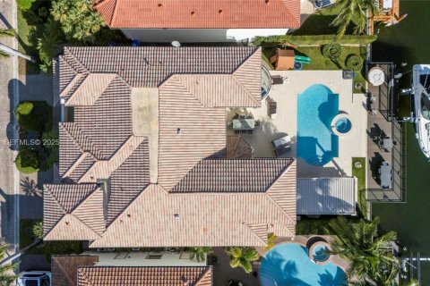 Casa en venta en Hollywood, Florida, 5 dormitorios, 453.55 m2 № 1982077 - foto 3