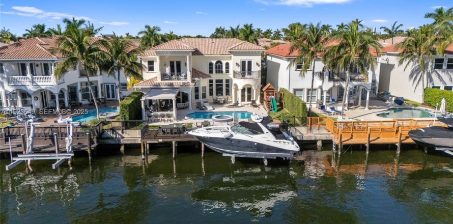 Casa en Hollywood, Florida 5 dormitorios, 453.55 m2 № 1982077