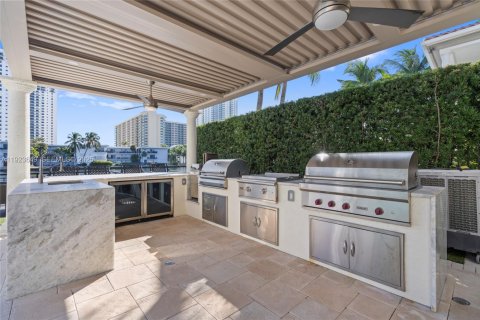 Casa en venta en Hollywood, Florida, 5 dormitorios, 453.55 m2 № 1982077 - foto 10