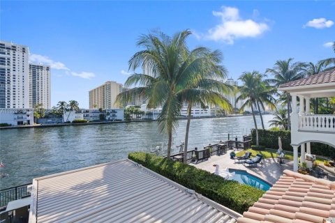 Casa en venta en Hollywood, Florida, 5 dormitorios, 453.55 m2 № 1982077 - foto 18