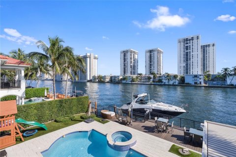 Casa en venta en Hollywood, Florida, 5 dormitorios, 453.55 m2 № 1982077 - foto 15