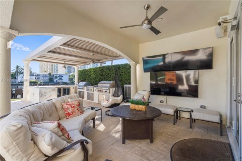 Casa en venta en Hollywood, Florida, 5 dormitorios, 453.55 m2 № 1982077 - foto 22