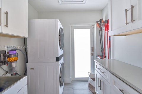 Купить виллу или дом в Форт-Лодердейл, Флорида 3 спальни, 229.1м2, № 1984529 - фото 25