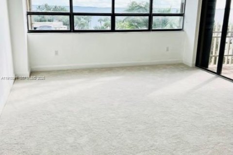Copropriété à louer à Miami, Floride: 2 chambres, 174.84 m2 № 2019081 - photo 10
