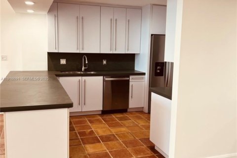 Copropriété à louer à Miami, Floride: 2 chambres, 174.84 m2 № 2019081 - photo 12