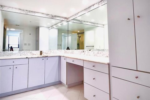 Copropriété à louer à Miami, Floride: 2 chambres, 174.84 m2 № 2019081 - photo 21