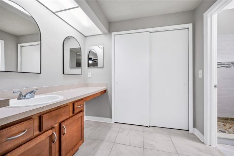 Condominio en alquiler en Orlando, Florida, 3 dormitorios, 108.6 m2 № 1899306 - foto 21