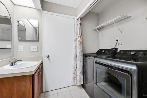 Condominio en alquiler en Orlando, Florida, 3 dormitorios, 108.6 m2 № 1899306 - foto 15