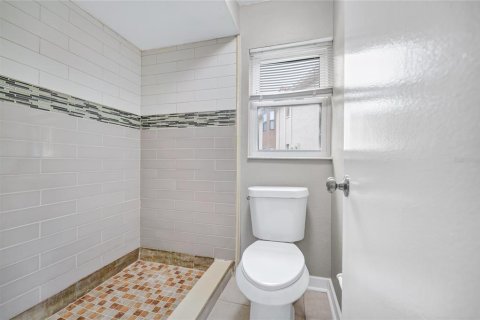 Condominio en alquiler en Orlando, Florida, 3 dormitorios, 108.6 m2 № 1899306 - foto 22