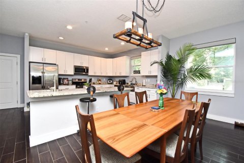 Touwnhouse à vendre à Orlando, Floride: 3 chambres, 181.81 m2 № 1911298 - photo 7