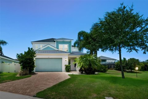 House in Tarpon Springs, Florida 5 bedrooms, 321.07 sq.m. № 2217094