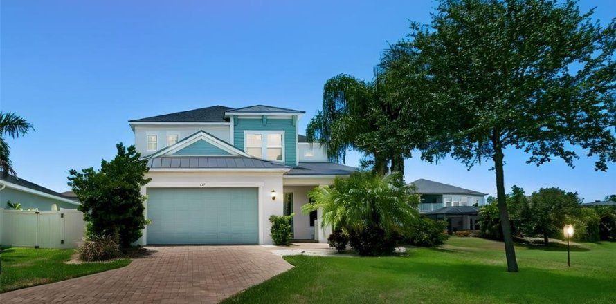 House in Tarpon Springs, Florida 5 bedrooms, 321.07 sq.m. № 2217094