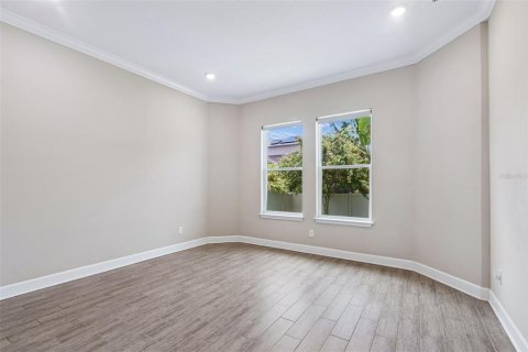 House in Tarpon Springs, Florida 5 bedrooms, 321.07 sq.m. № 2217094 - photo 23