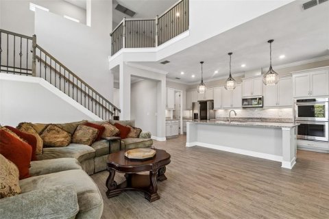 House in Tarpon Springs, Florida 5 bedrooms, 321.07 sq.m. № 2217094 - photo 12