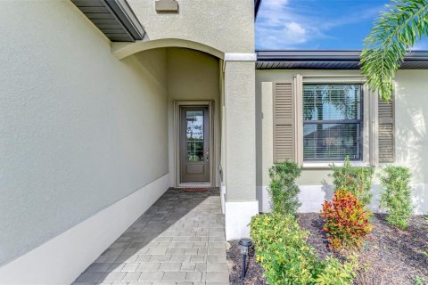 Villa ou maison à vendre à Port Charlotte, Floride: 3 chambres, 172.52 m2 № 2120408 - photo 5