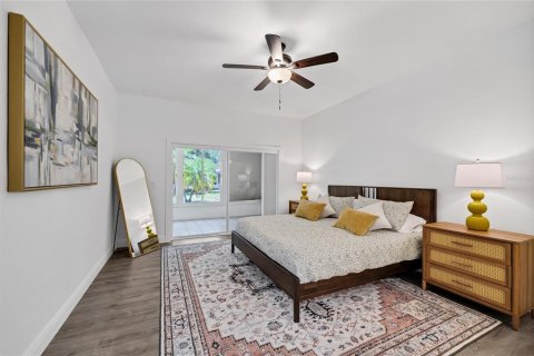 Villa ou maison à louer à Tampa, Floride: 2 chambres, 119.66 m2 № 2406314 - photo 25