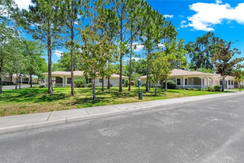 Villa ou maison à louer à Tampa, Floride: 2 chambres, 119.66 m2 № 2406314 - photo 7