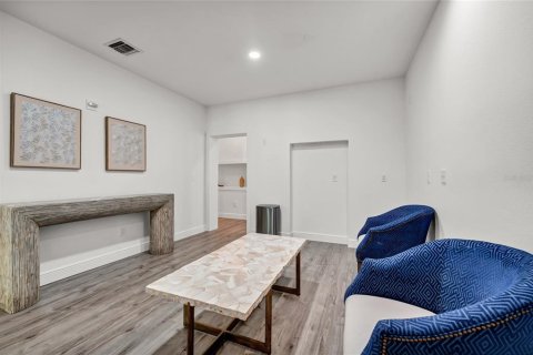 Villa ou maison à louer à Tampa, Floride: 2 chambres, 119.66 m2 № 2406314 - photo 2