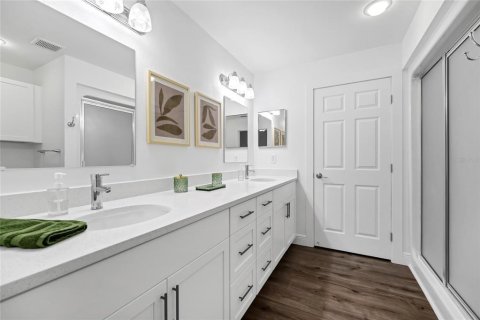 Villa ou maison à louer à Tampa, Floride: 2 chambres, 119.66 m2 № 2406314 - photo 29