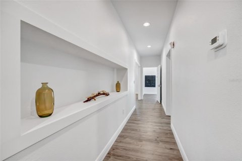 Villa ou maison à louer à Tampa, Floride: 2 chambres, 119.66 m2 № 2406314 - photo 12