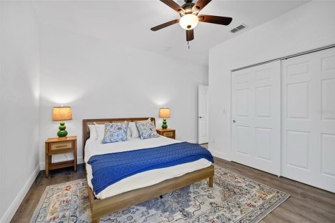 Villa ou maison à louer à Tampa, Floride: 2 chambres, 119.66 m2 № 2406314 - photo 4