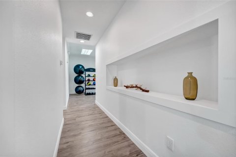 Villa ou maison à louer à Tampa, Floride: 2 chambres, 119.66 m2 № 2406314 - photo 13