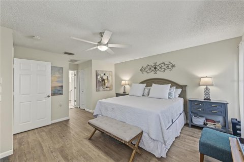 House in Spring Hill, Florida 2 bedrooms, 170.48 sq.m. № 2416693 - photo 29