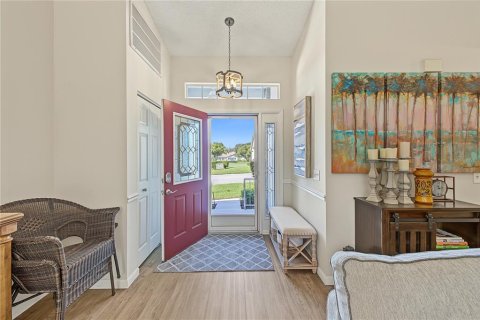 House in Spring Hill, Florida 2 bedrooms, 170.48 sq.m. № 2416693 - photo 6